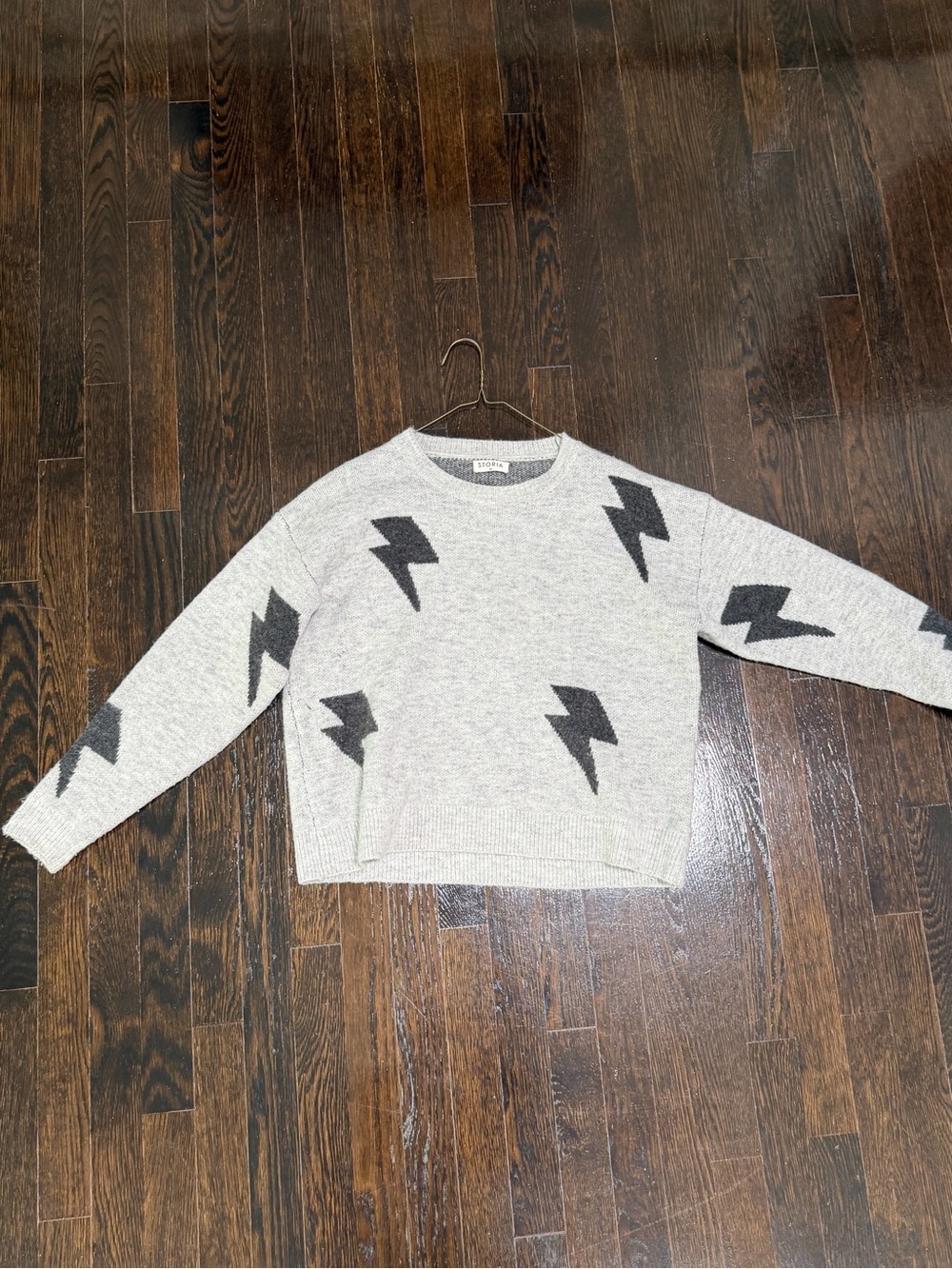 New storia Gray Lightning Bolt Crewneck Sweater
